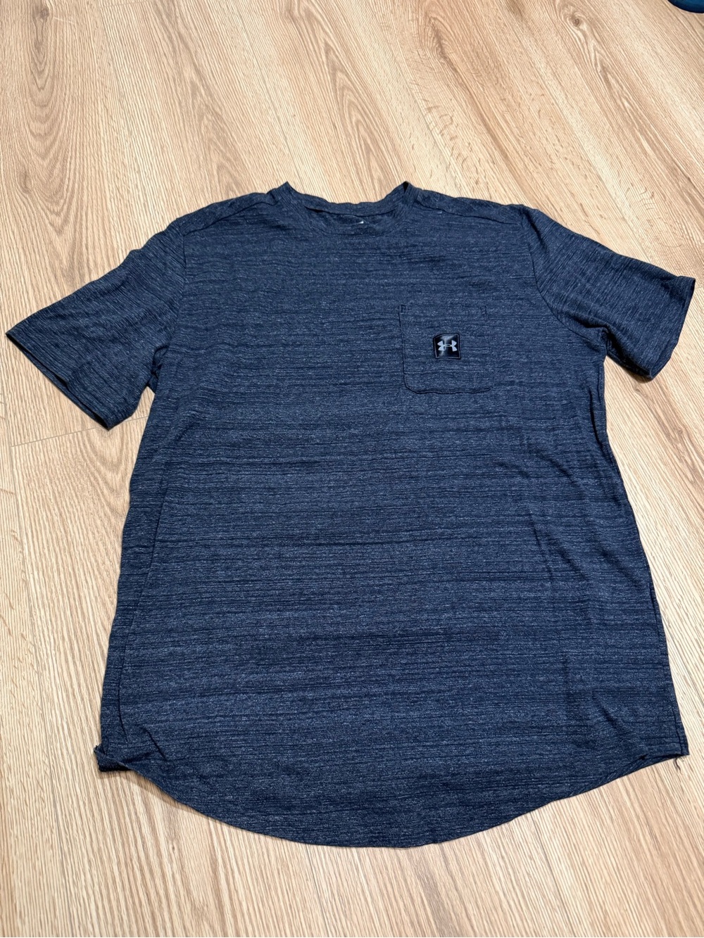Under Armour Mens Navy Heather Pocket Tee Sportstyle Shirt Size L Curved Hem